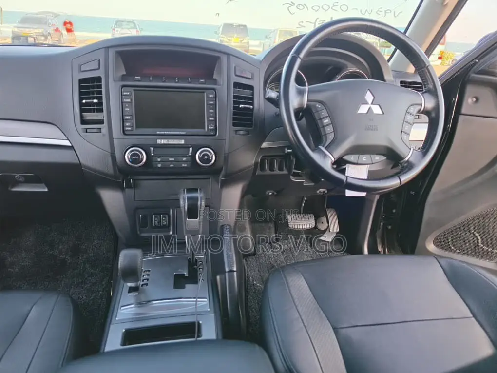 Mitsubishi Pajero 2010 Black