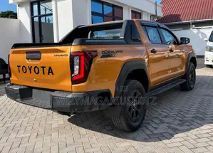New Toyota Hilux 2026 Beige