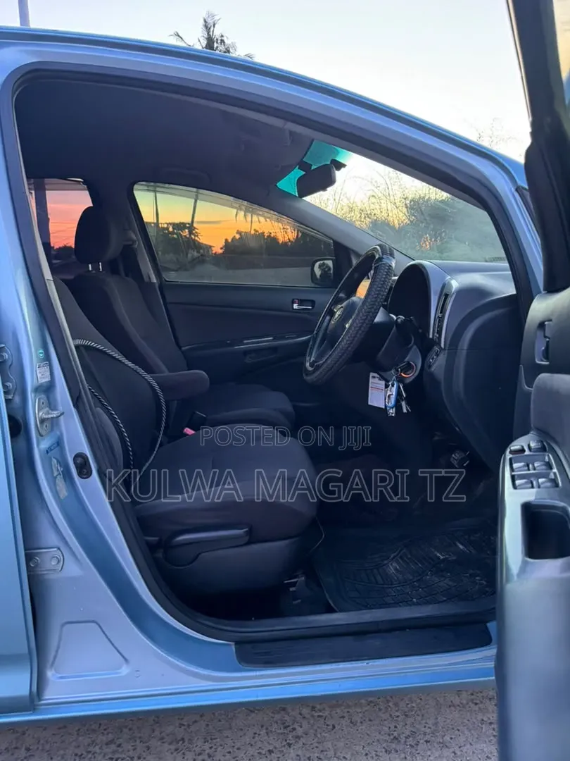 Toyota Wish 2006 Blue