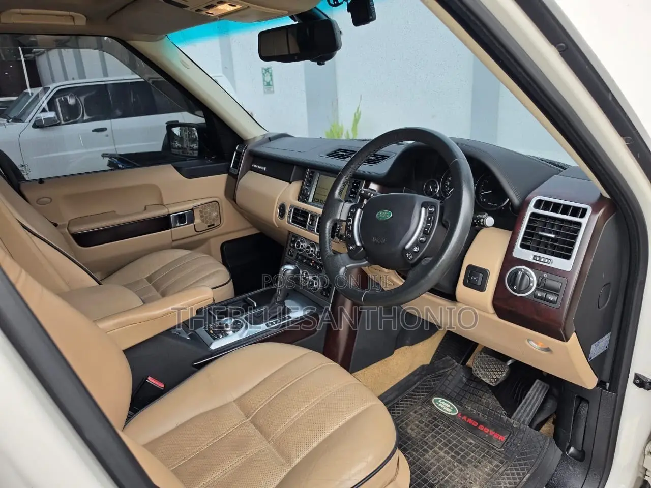 Land Rover Range Rover Vogue 2010 White