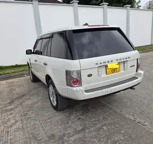 Land Rover Range Rover Vogue 2010 White