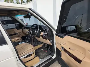 Land Rover Range Rover Vogue 2010 White