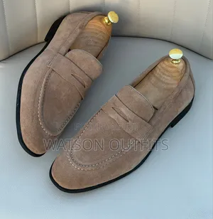 Men's Leather Official Loafer Shoes in FERRAGAMO Design