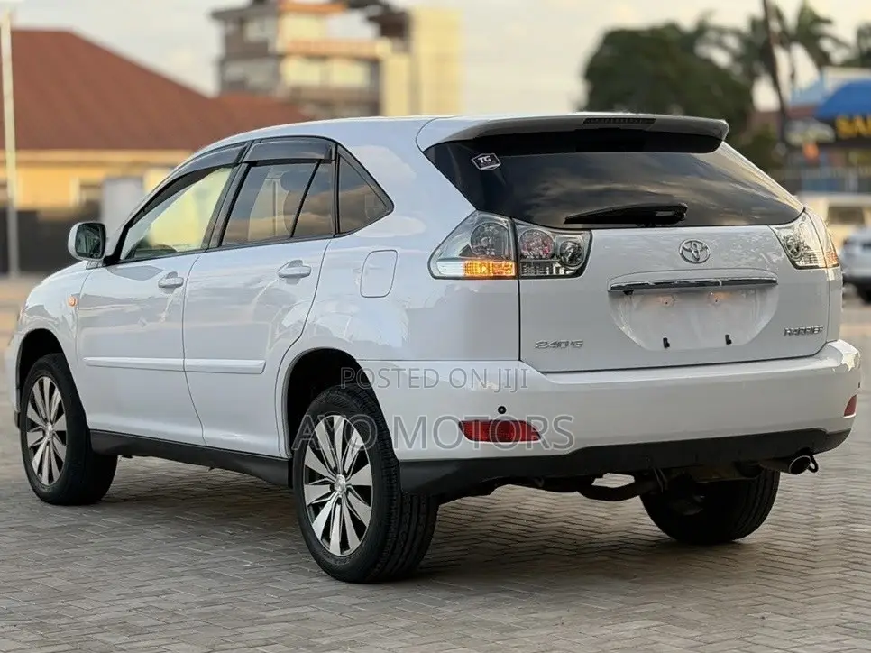 Toyota Harrier 2006 White
