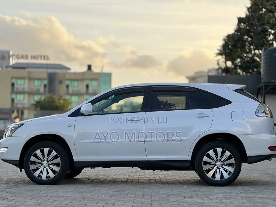 Toyota Harrier 2006 White