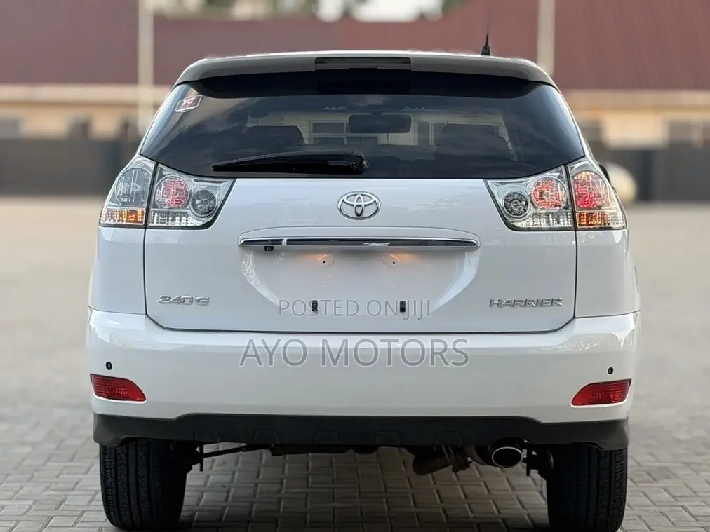 Toyota Harrier 2006 White