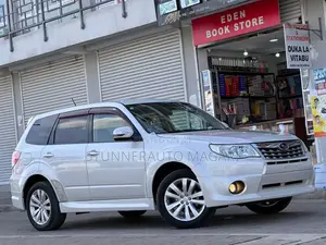 Subaru Forester 2011 Pearl