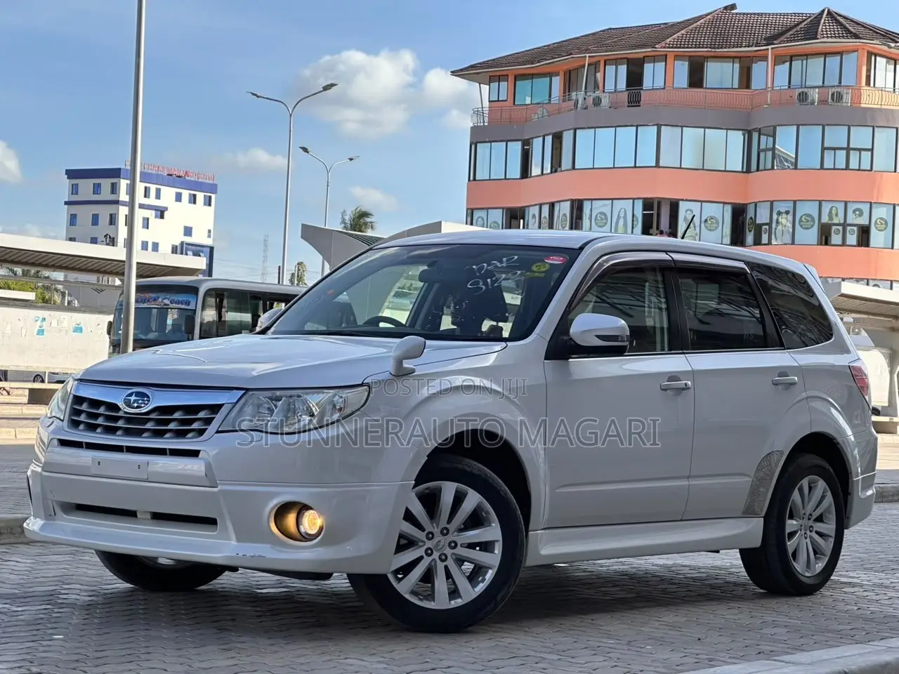 Subaru Forester 2011 Pearl