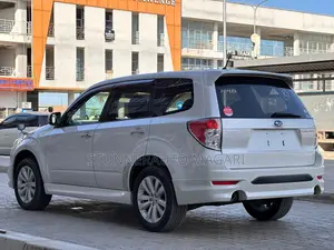 Subaru Forester 2011 Pearl