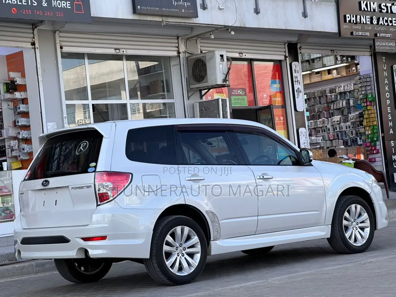 Subaru Forester 2011 Pearl