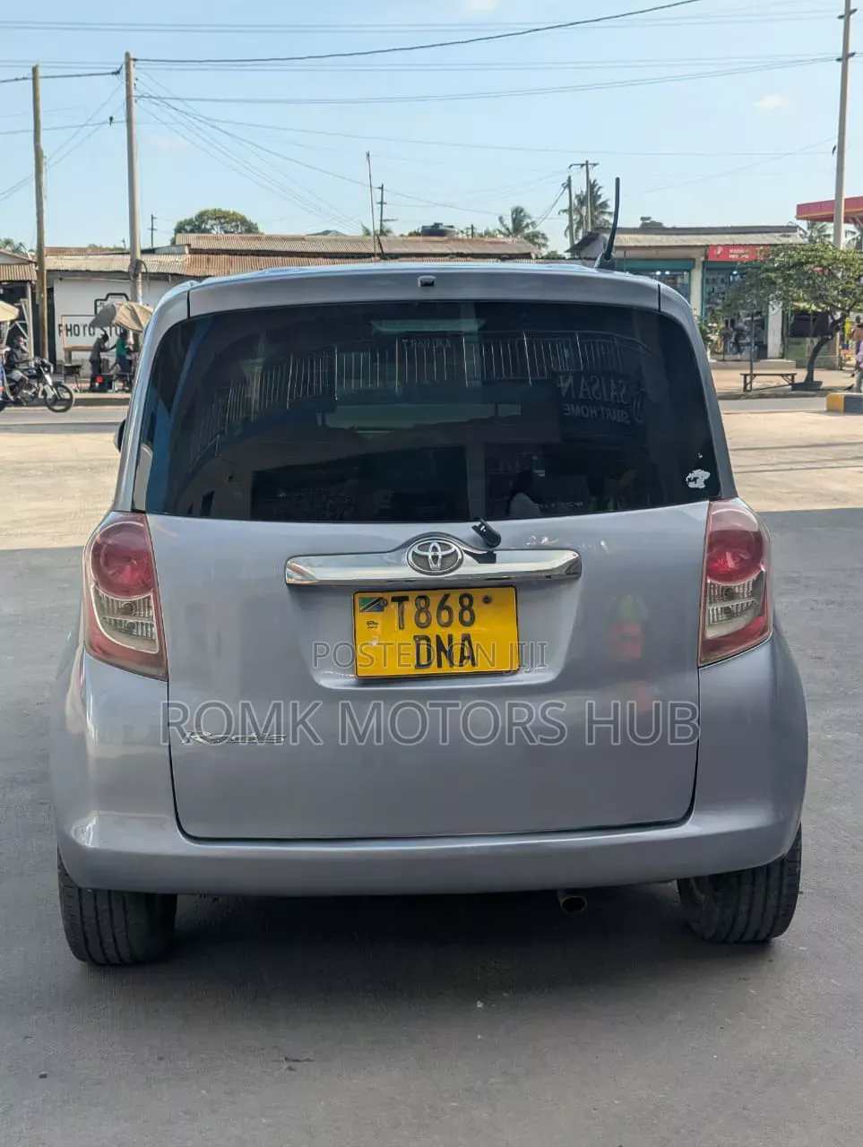 Toyota Ractis 2009 Gray