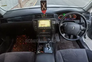 Toyota Crown Royale 2005 White
