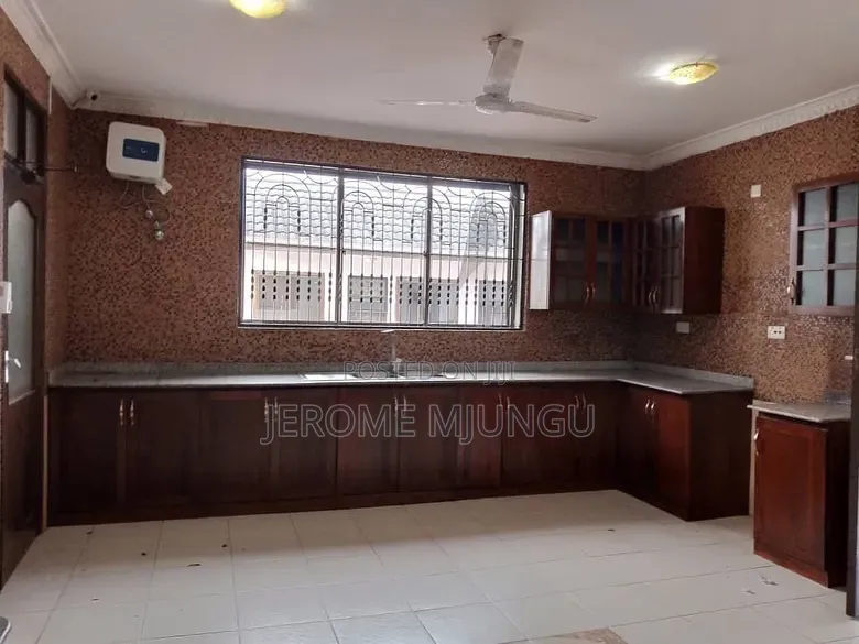 5bdrm House in Kunduchi for rent