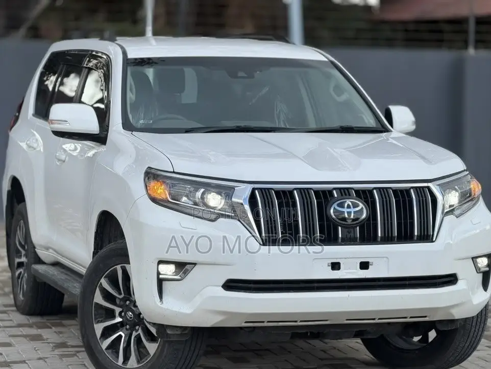 Toyota Land Cruiser Prado 2023 White