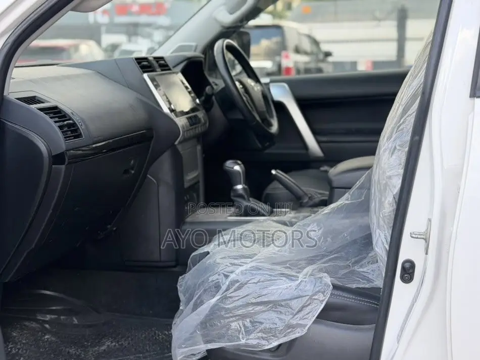 Toyota Land Cruiser Prado 2023 White