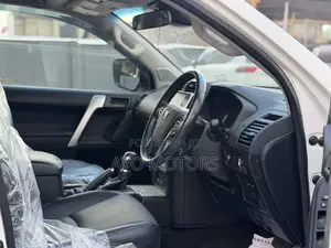 Toyota Land Cruiser Prado 2023 White