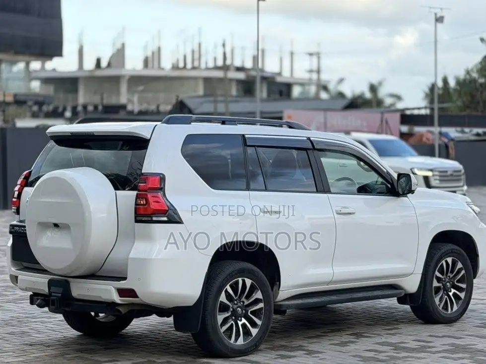 Toyota Land Cruiser Prado 2023 White