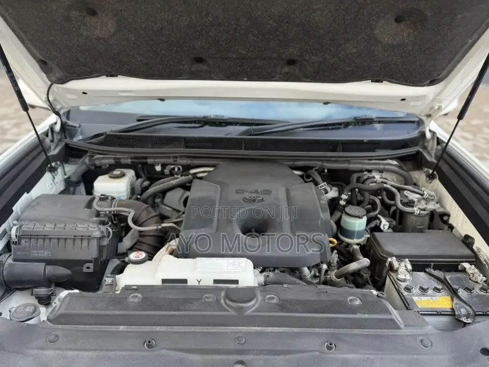 Toyota Land Cruiser Prado 2023 White