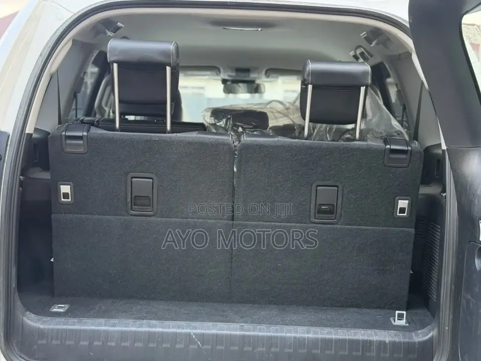 Toyota Land Cruiser Prado 2023 White