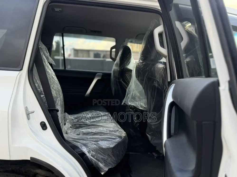 Toyota Land Cruiser Prado 2023 White