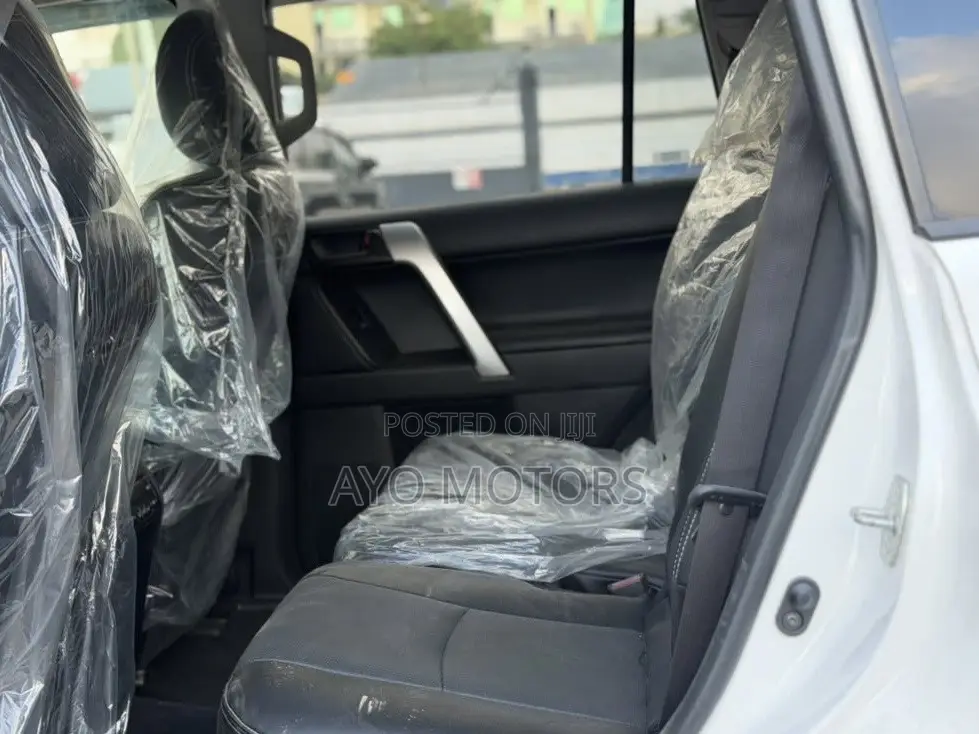 Toyota Land Cruiser Prado 2023 White