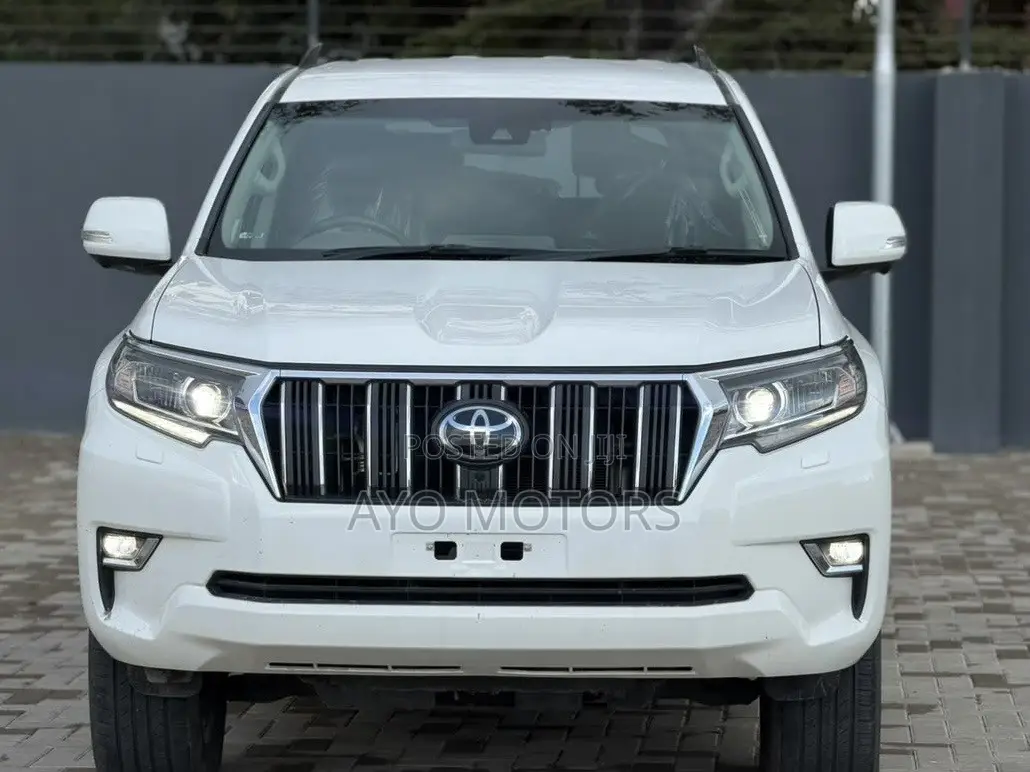 Toyota Land Cruiser Prado 2023 White