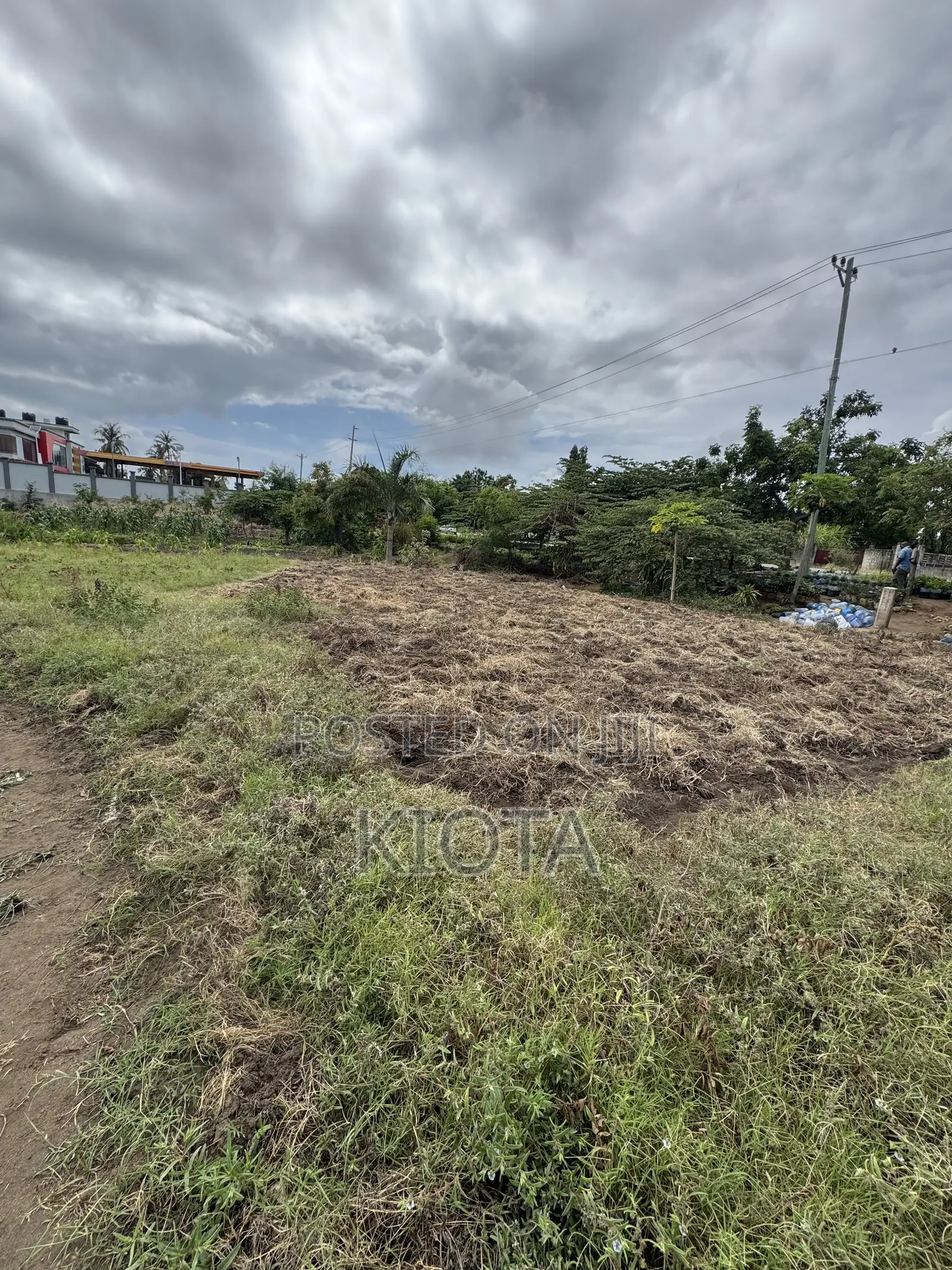 Ununio Investment Road Plot