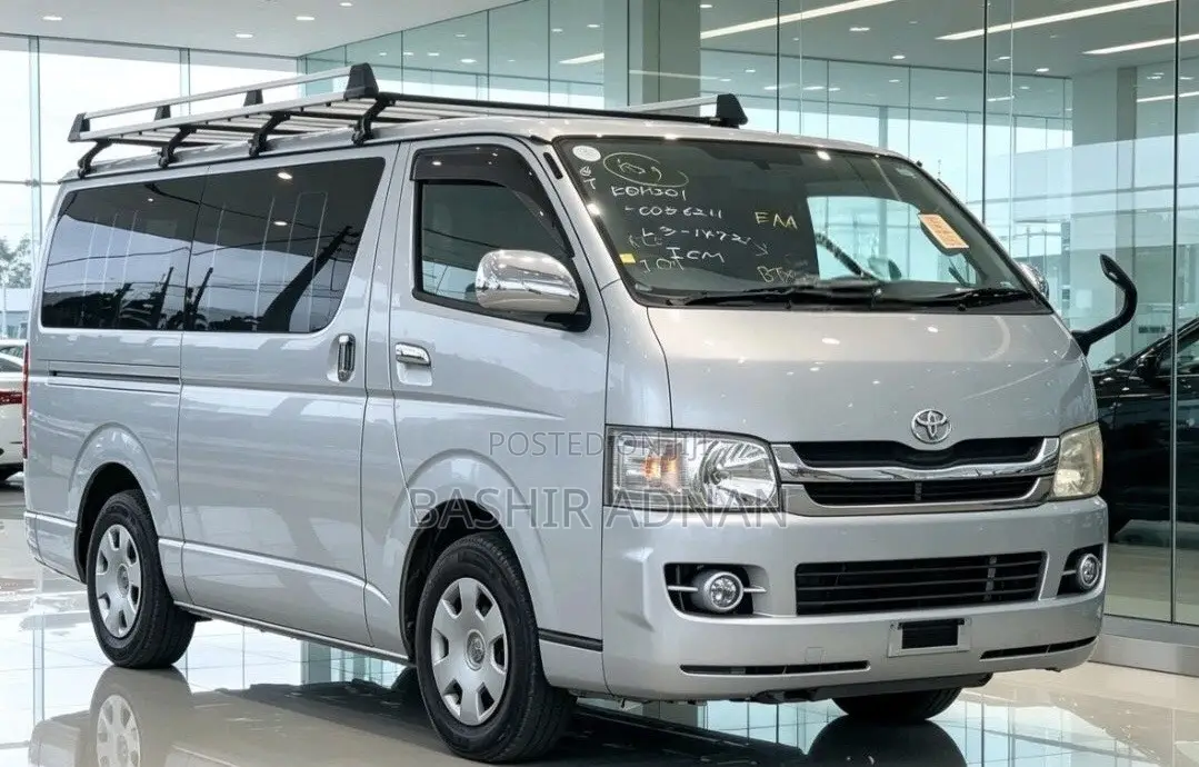 Toyota HiAce 2012 Silver