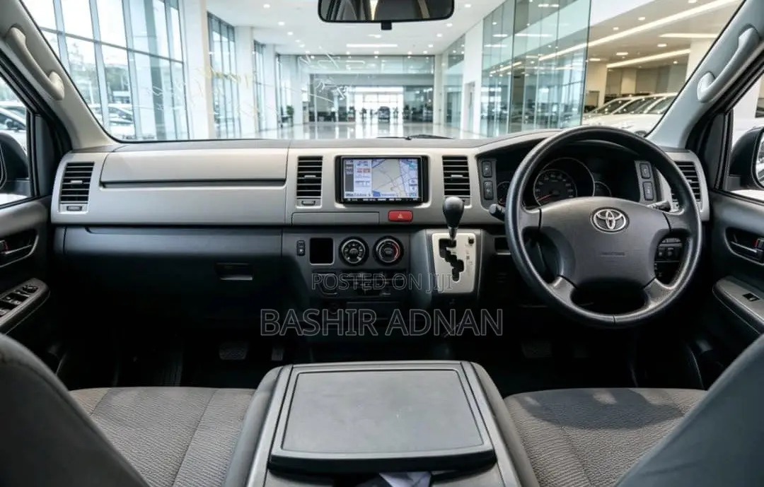 Toyota HiAce 2012 Silver