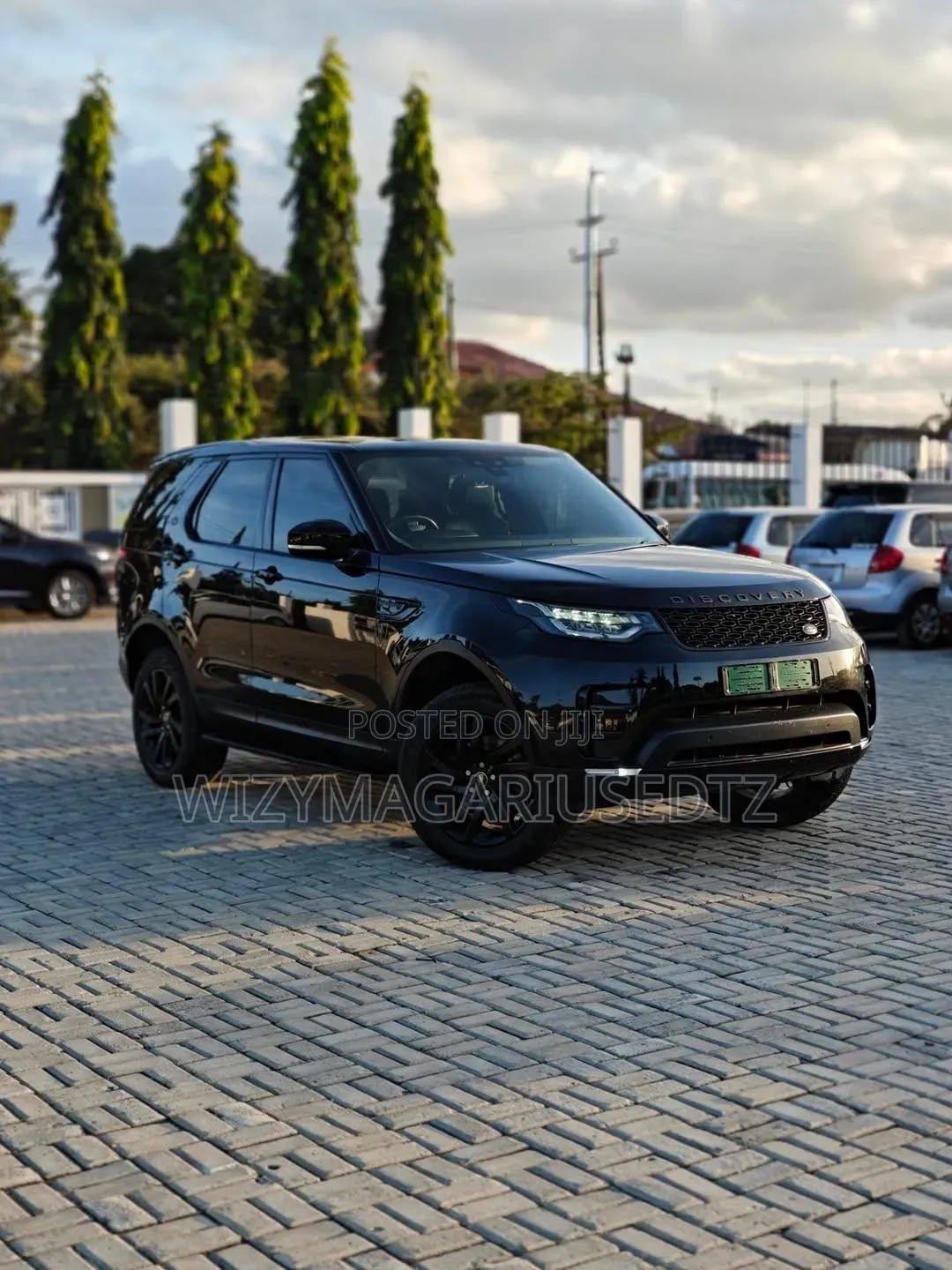 Land Rover Discovery 2019 Matt Black