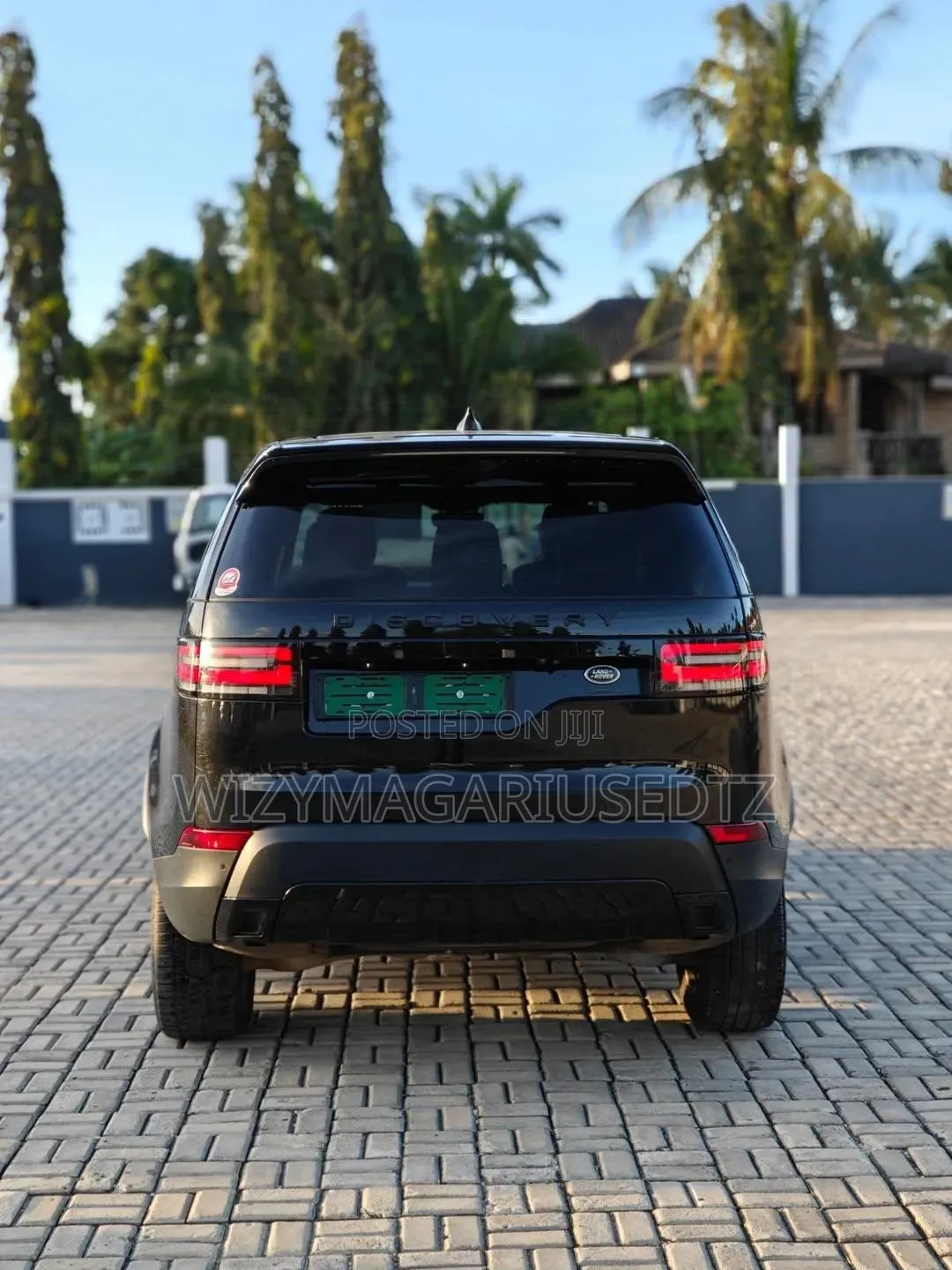Land Rover Discovery 2019 Matt Black