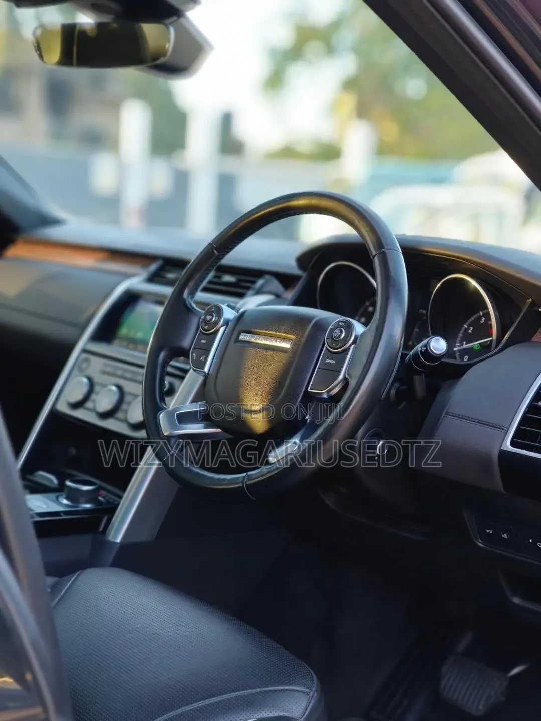 Land Rover Discovery 2019 Matt Black