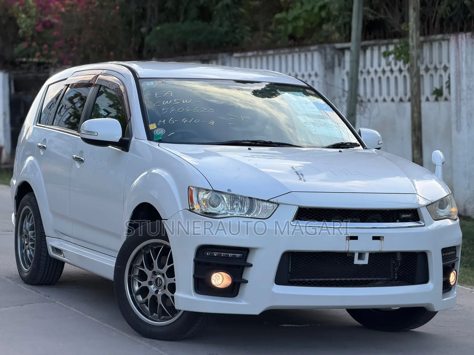 Mitsubishi Outlander 2010 White