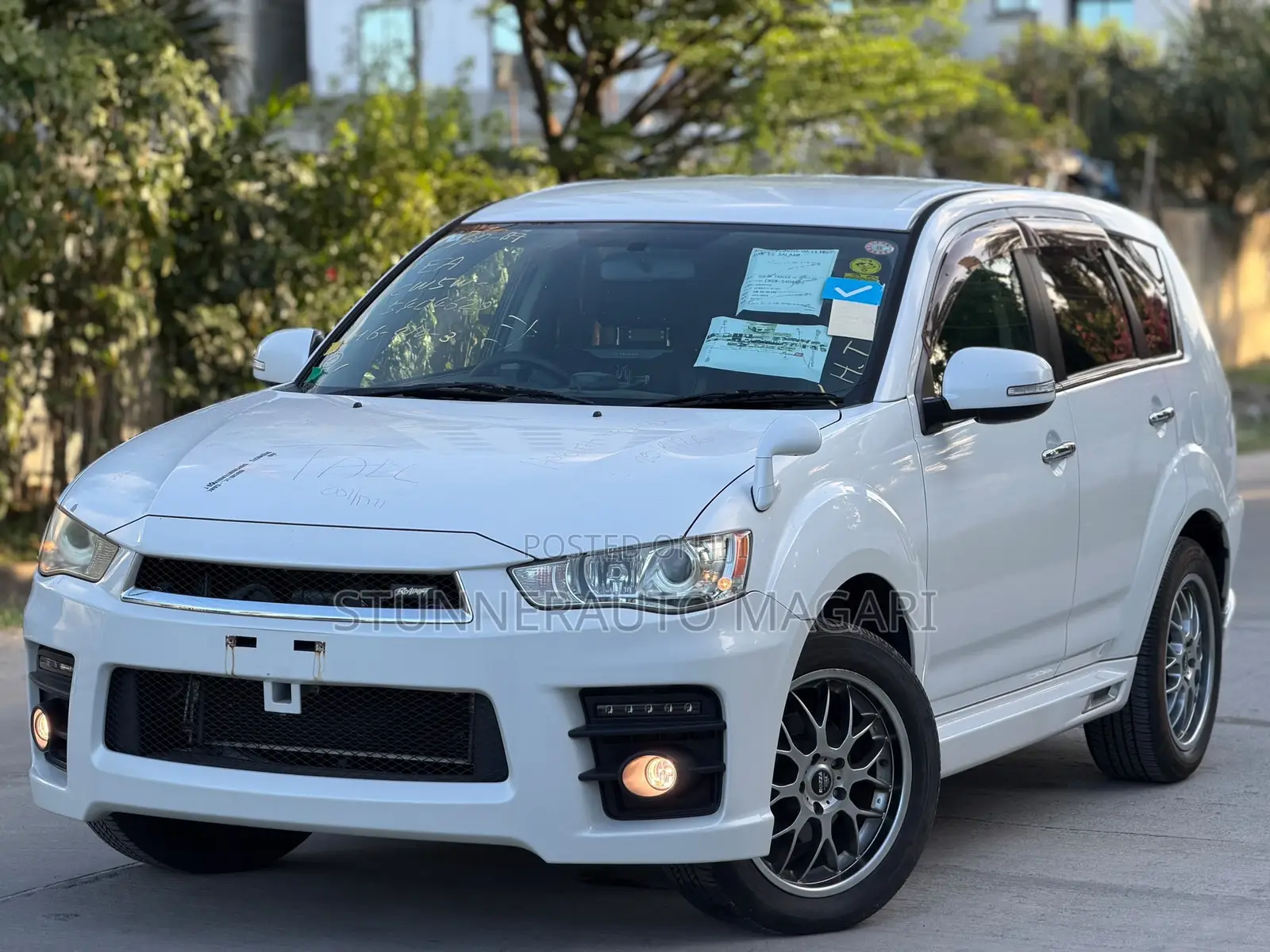 Mitsubishi Outlander 2010 White