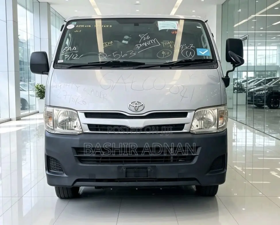 Toyota HiAce 2010 Silver