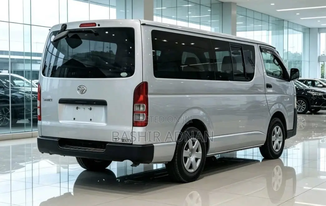 Toyota HiAce 2010 Silver