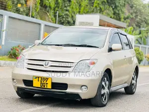 Toyota IST 2005 Silver