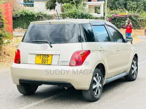 Toyota IST 2005 Silver