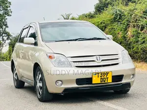 Toyota IST 2005 Silver