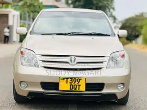 Toyota IST 2005 Silver