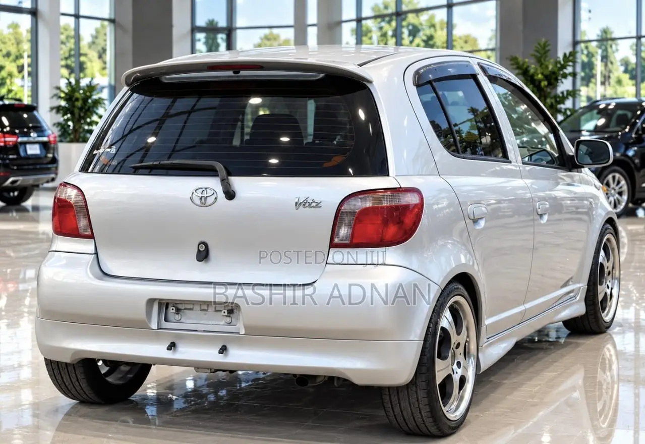 Toyota Vitz 1.3 FWD 3dr 2001 Silver