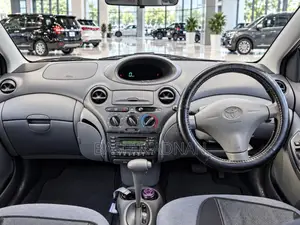 Toyota Vitz 1.3 FWD 3dr 2001 Silver