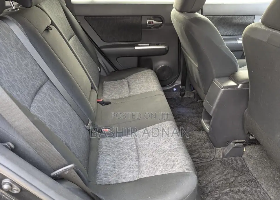 Toyota Corolla Rumion Hatchback 1.5 FWD 2014 Black