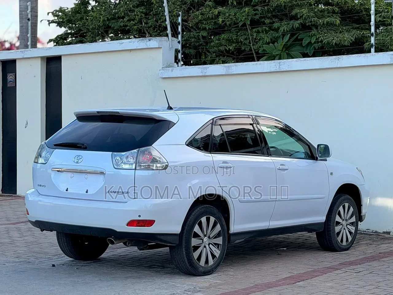 Toyota Harrier 2006 White