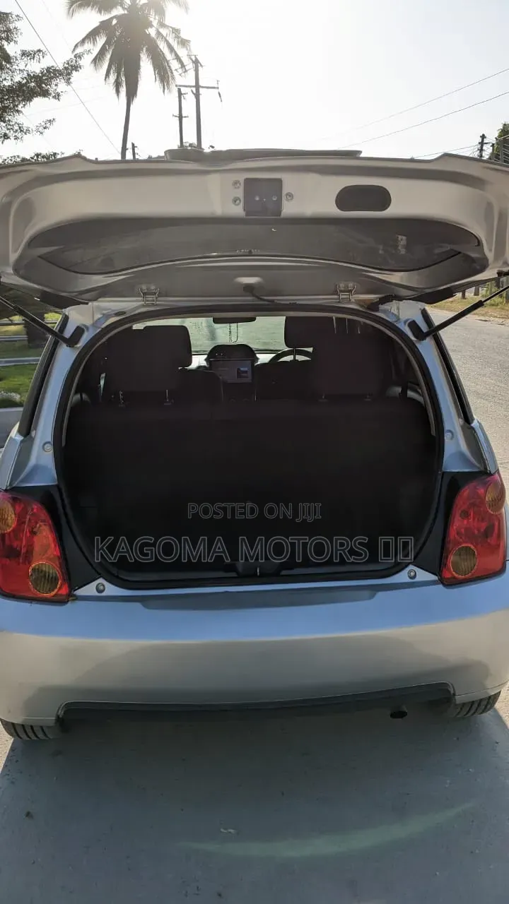 Toyota IST 2005 Silver