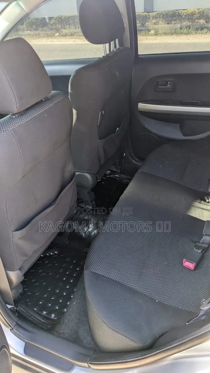 Toyota IST 2005 Silver