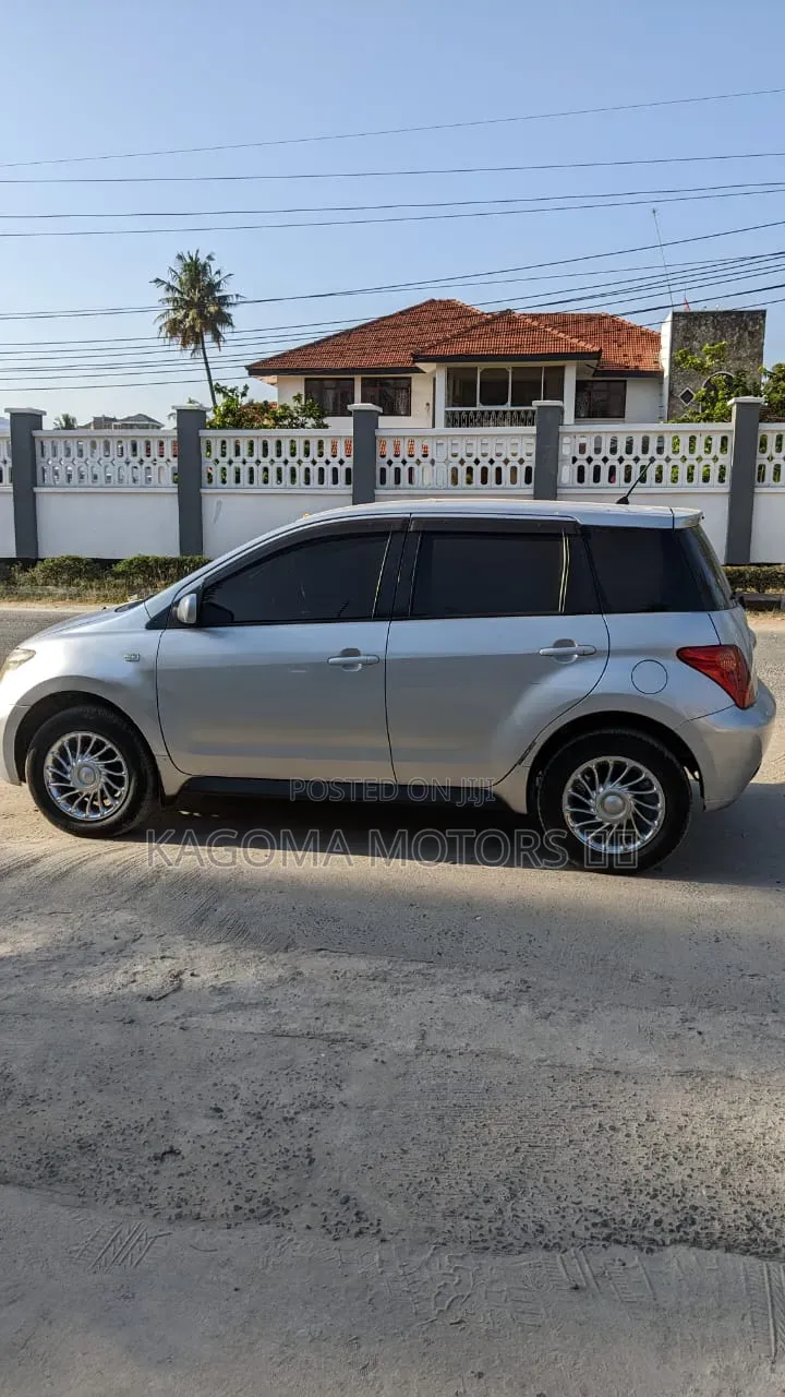 Toyota IST 2005 Silver