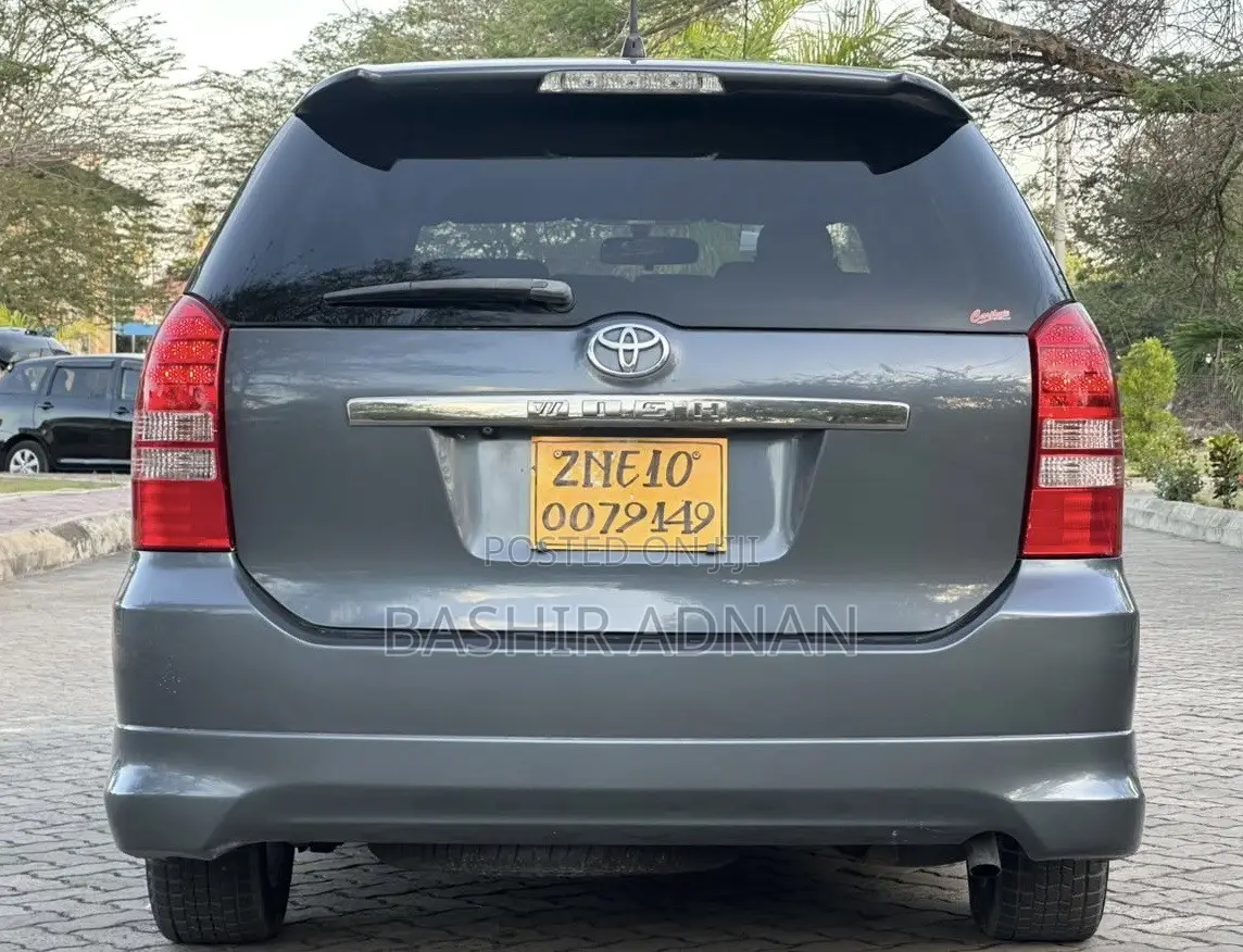 Toyota Wish 2004 Gray