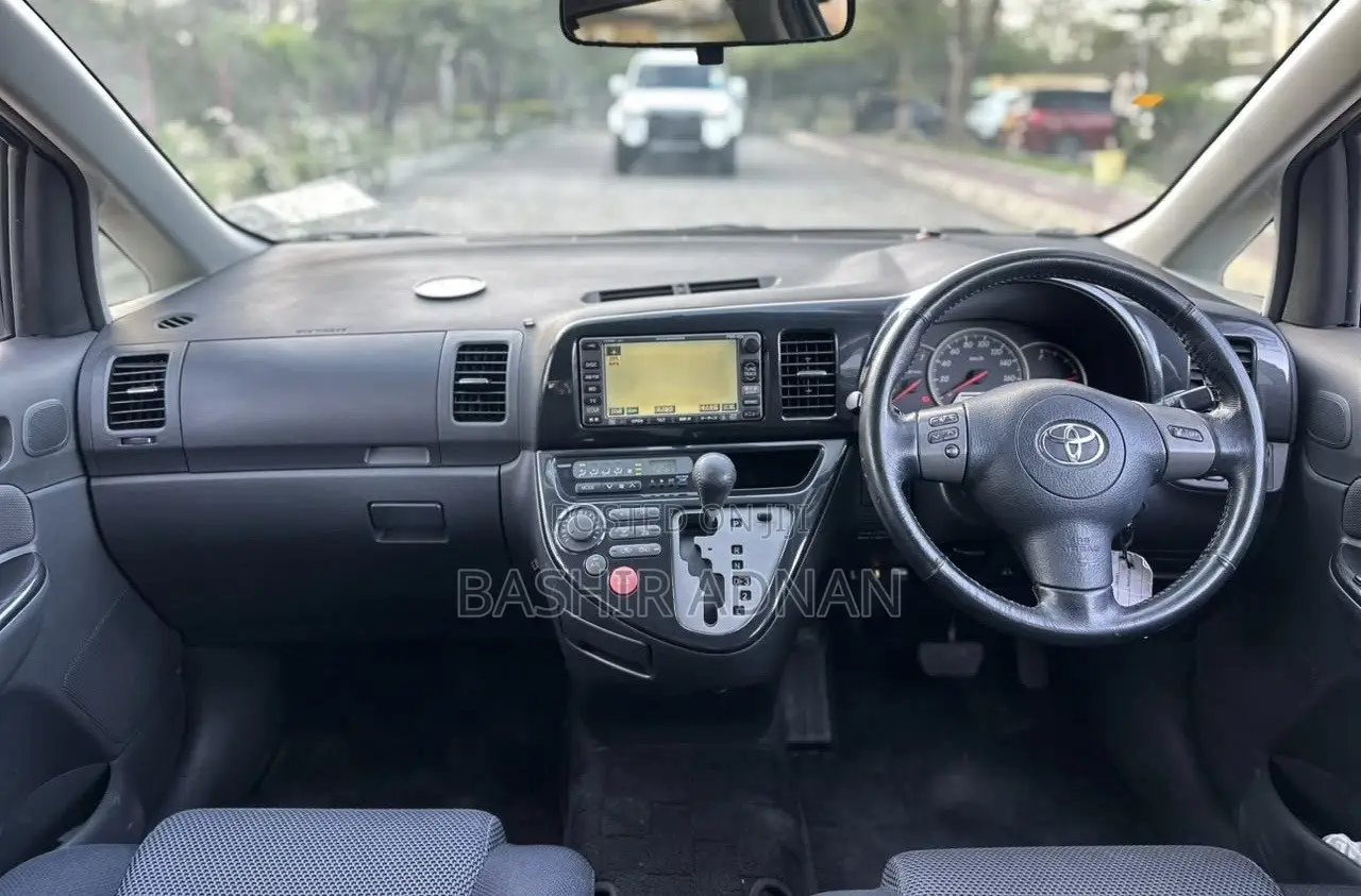 Toyota Wish 2004 Gray