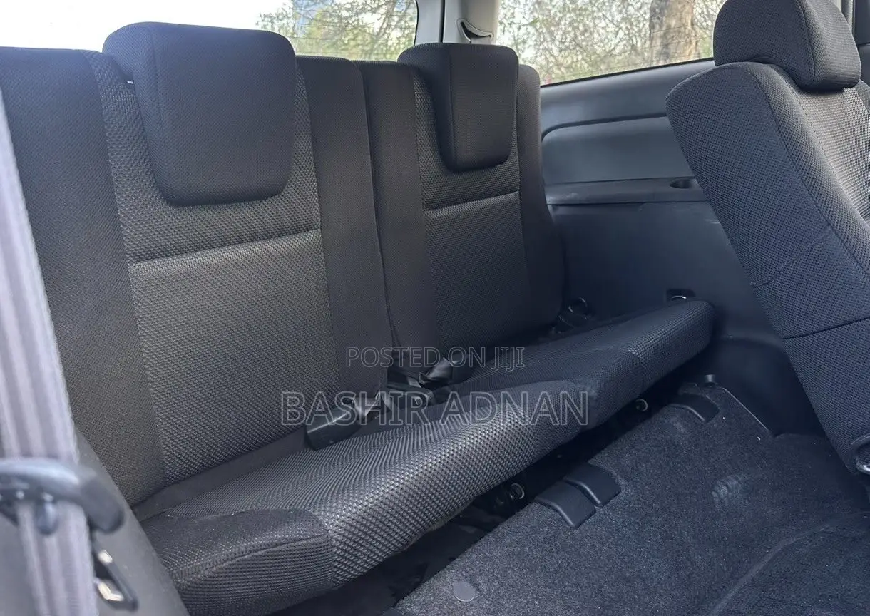 Toyota Wish 2004 Gray